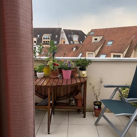 Grand Duplex Lumineux, Calme, A 10mn De Avec Balcon Et Garage *